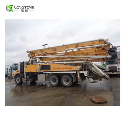 Occasion a adapté le camion aux besoins du client 700L de pompe concrète