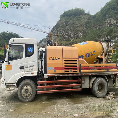 Le camion a monté la ligne concrète utilisée pompes, le pompage 186Kw concret industriel