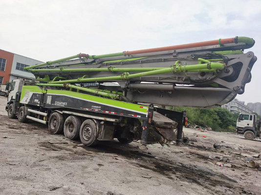 Le camion de pompe concrète de Putzmeister d'occasion a employé 62 mètres 600 L