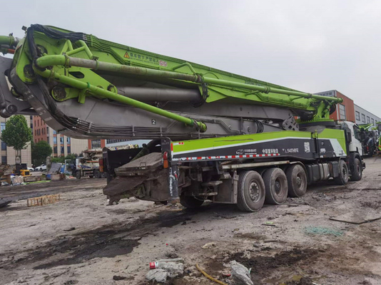 Le camion de pompe concrète de Putzmeister d'occasion a employé 62 mètres 600 L