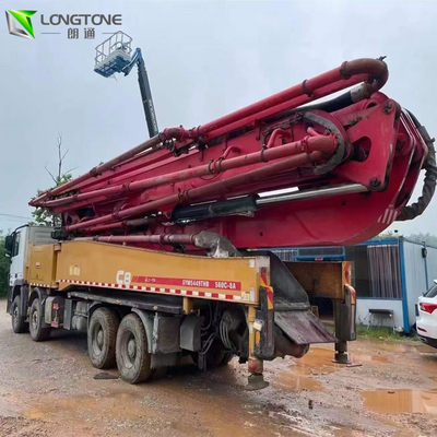 Schwing HB39V a utilisé le camion le camion de pompe que concrète a monté 39 mètres