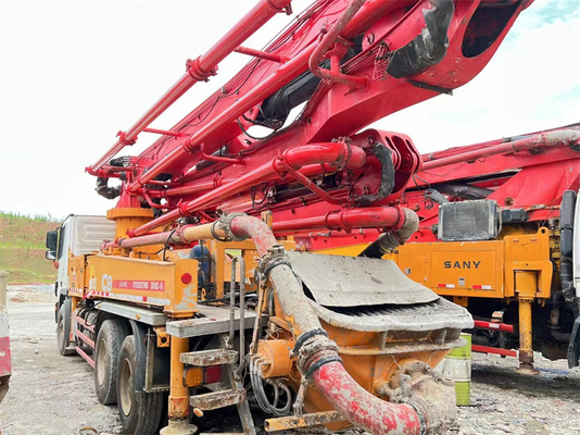 Pompe concrète utilisée par couleur faite sur commande de camion, pompe concrète de Putzmeister 42m de valve de S