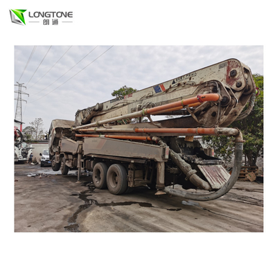le camion de pompe de boom de 25m 30m 35m 38m 45m 50m a monté le mélangeur concret et la pompe