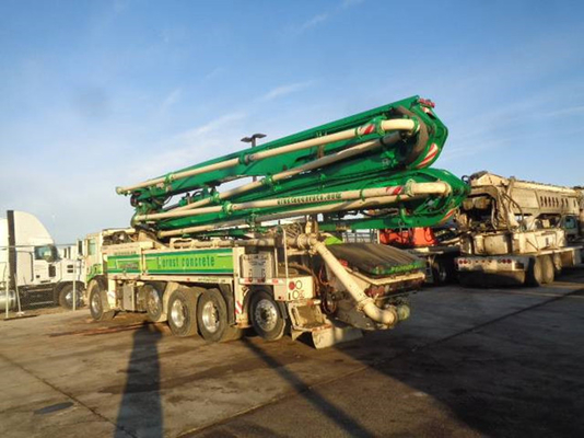 Pompe concrète utilisée de camion jaune avec de la pression de MPA de 24-36 M Distance 6-6.6