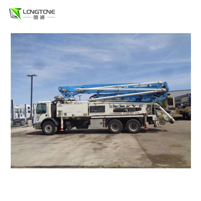 Occasion a adapté le camion aux besoins du client 700L de pompe concrète
