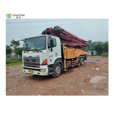 Camion utilisé de pompe concrète avec le volume de réservoir du diamètre 700L de cylindre de la pompe de 230mm